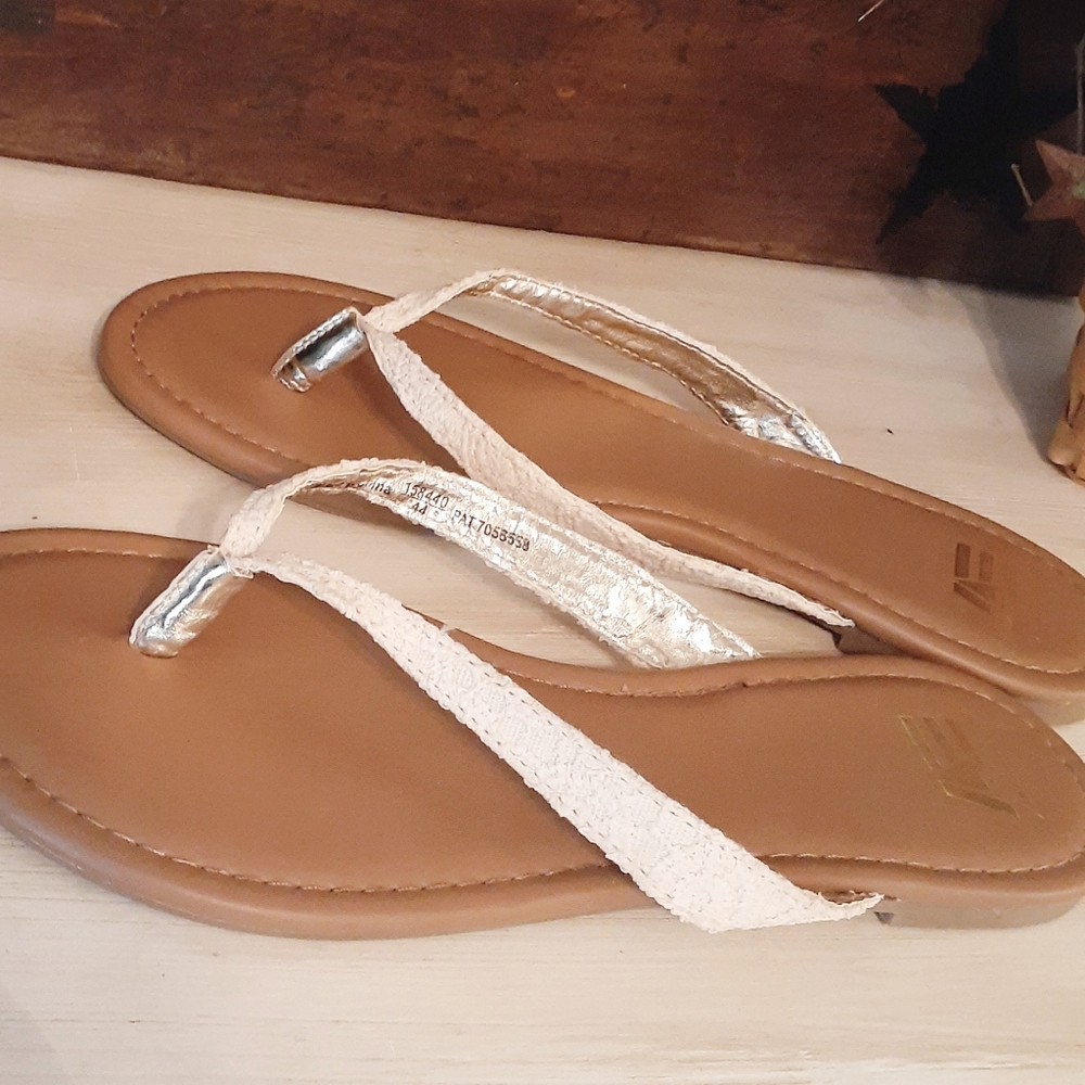 2 for $10 American Eagle, sandal, new, sz.10, lace - Picture 3 of 9